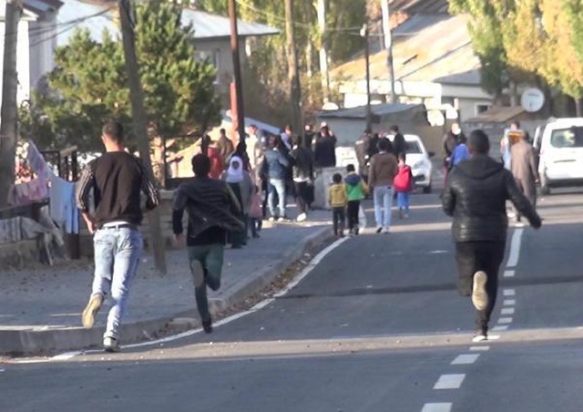 Düğün öncesi kısır gecesinde kavga! İki aile birbirine girdi, 3 kişi yaralandı Düğün öncesi kısır gecesinde kavga! İki aile birbirine girdi, 3 kişi yaralandı