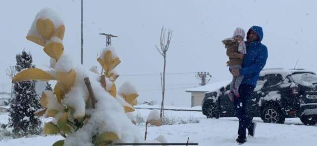 Aniden bastıran kar yağışı nedeniyle Ardahan, Kars ve Sivas beyaza büründü