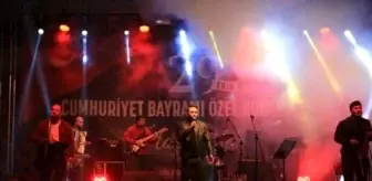 Bayrampaşa'da Cumhuriyetin 98. yılı Koliva konseriyle kutlandı