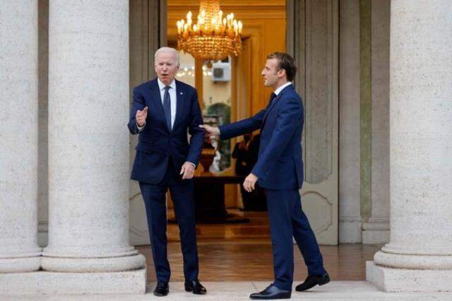 Denizaltı krizi çözülse de gerginlik sürüyor! Biden ve Macron'dan G20'de tokalaşma düellosu Denizaltı krizi çözülse de gerginlik sürüyor! Biden ve Macron'dan G20'de tokalaşma düellosu