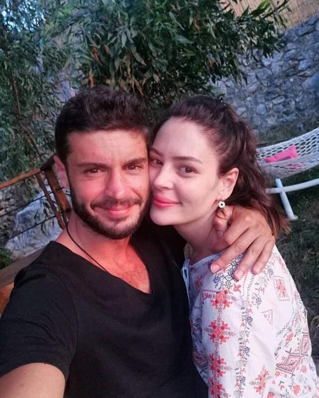 Berk Oktay'dan boşanan Merve Şarapçıoğlu, Demet Akalın'ın eski eşiyle aşk yaşamaya başladı