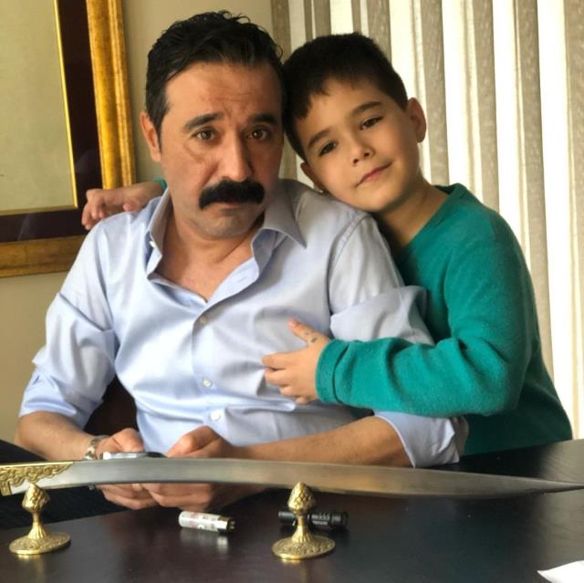 Mustafa Üstündağ oğlunun dişini yüzük yaptı
