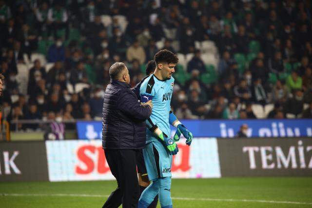 Altay Bayındır'dan gelen haber kahretti! Devreyi kapattı Altay Bayındır'dan gelen haber kahretti! Devreyi kapattı