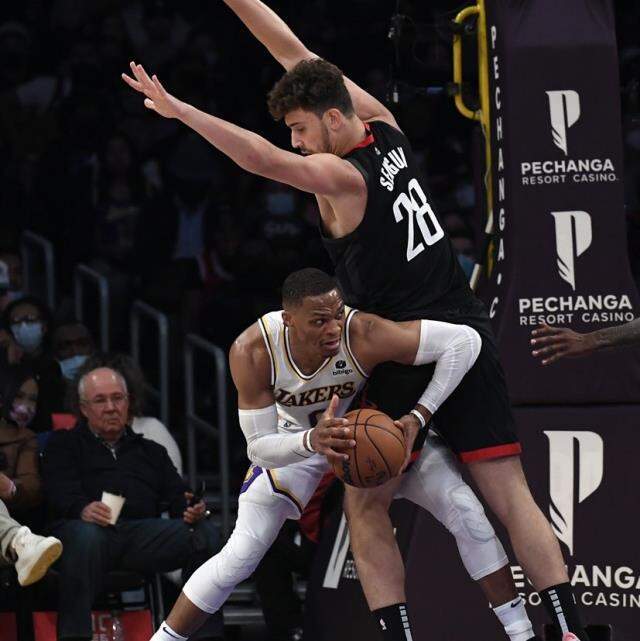 Müthişsin Alperen! 19 yaşındaki gururumuz, NBA'de yıldızlar karmasına karşı döktürdü Müthişsin Alperen! 19 yaşındaki gururumuz, NBA'de yıldızlar karmasına karşı döktürdü