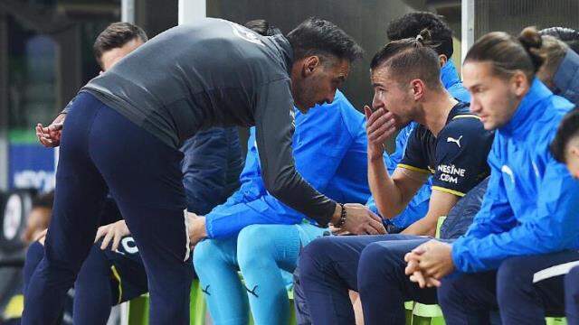 Fenerbahçe'de deprem! Pelkas'la yollar ayrılıyor Fenerbahçe'de deprem! Pelkas'la yollar ayrılıyor