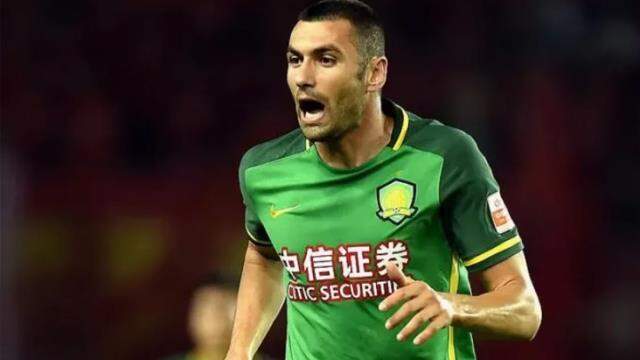 Milyon dolarlar saçan Çin futbolu acınası halde! Elektrik parasını ödeyemeyen kulüp, oyuncuları yolladı