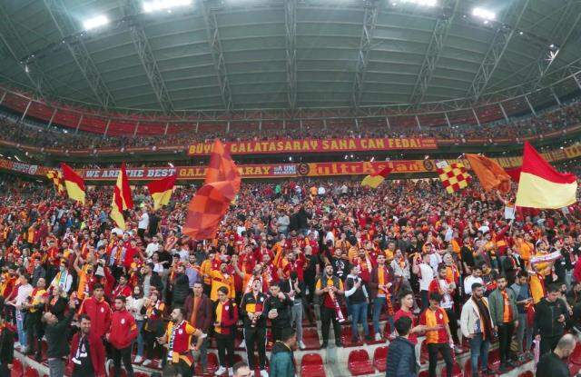 Lokomotiv Moskova maçına taraftarlar akın etti! Galatasaray, 613 gün sonra ilki yaşadı