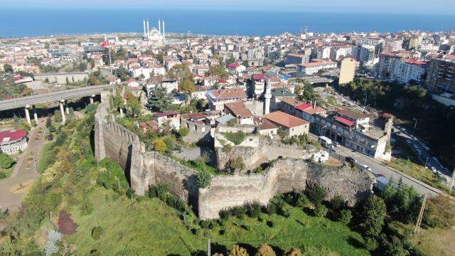 Trabzon'da heyecanlandıran arkeolojik kazı Trabzon'da heyecanlandıran arkeolojik kazı