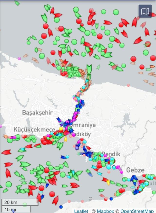 İstanbul Boğazı'nda yük gemilerine yoğun sis engeli! Bir günlük bekleyişin bedeli ise tam 10 milyon dolar
