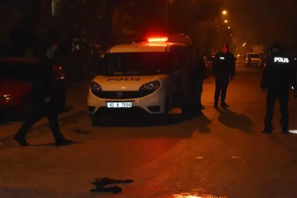 Husumetli iki grubun tartışması silahlı kavgaya dönüştü: 2 ölü, 3 yaralı