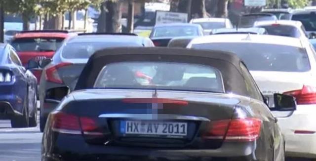 Sayıları her geçen gün artıyor! Profesör İstanbul'da görülen yabancı plakalı lüks araçların sırrını paylaştı