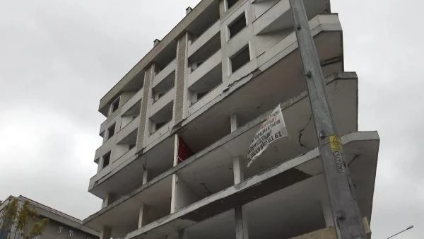 7 katlı binadan düşen kadının şüpheli ölümü! Bir kişinin olay yerinden panikle kaçtığı iddia edildi