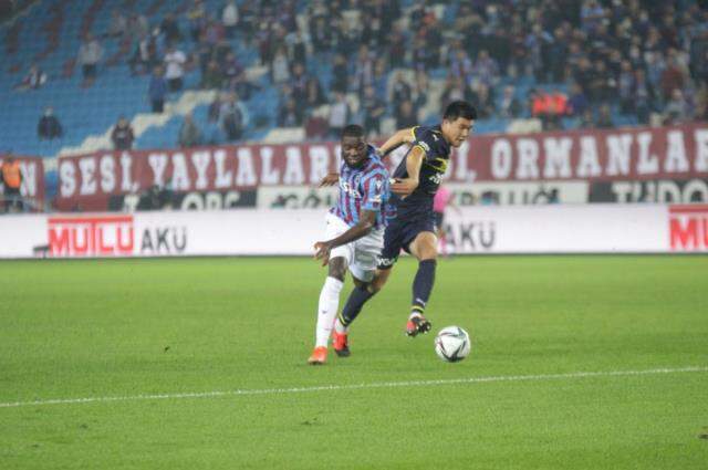 Yine Ali Şansalan! Trabzon-F.Bahçe maçındaki olay, bu kez TFF 1. Lig'de yaşandı Yine Ali Şansalan! Trabzon-F.Bahçe maçındaki olay, bu kez TFF 1. Lig'de yaşandı