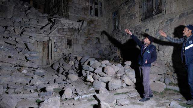 Son Dakika: Konya'nın Meram ilçesinde 5.1 büyüklüğünde deprem yaşandı Son Dakika: Konya'nın Meram ilçesinde 5.1 büyüklüğünde deprem yaşandı