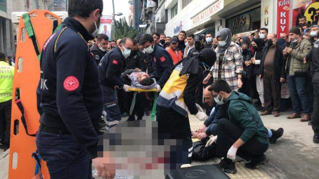 10'uncu kattan kendini boşluğa bıraktı, aşağıdaki vatandaşın üzerine düştü: 1 ölü, 1 ağır yaralı