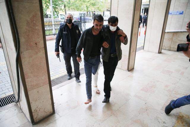 Son Dakika: Malatya'da çöken bina ile ilgili yürütülen soruşturmada gözaltına alınan 4 kişiden 3'ü tutuklandı Son Dakika: Malatya'da çöken bina ile ilgili yürütülen soruşturmada gözaltına alınan 4 kişiden 3'ü tutuklandı