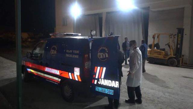 Telefonda tartıştığı eski sevgilisini iş yerine giderek öldürdü Telefonda tartıştığı eski sevgilisini iş yerine giderek öldürdü