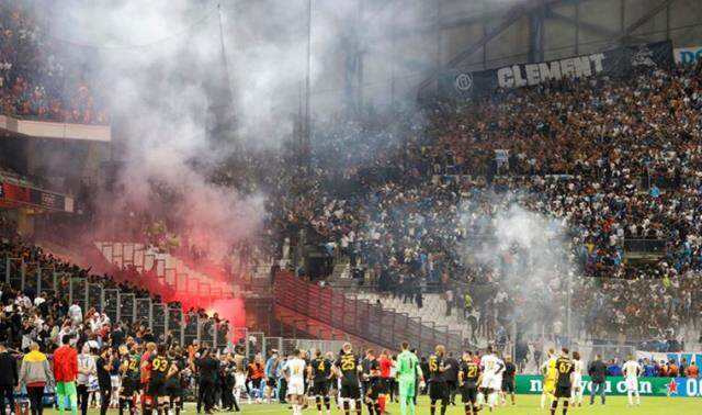 UEFA elini korkak alıştırmadı! Galatasaray'a 2 maç seyirci cezası UEFA elini korkak alıştırmadı! Galatasaray'a 2 maç seyirci cezası