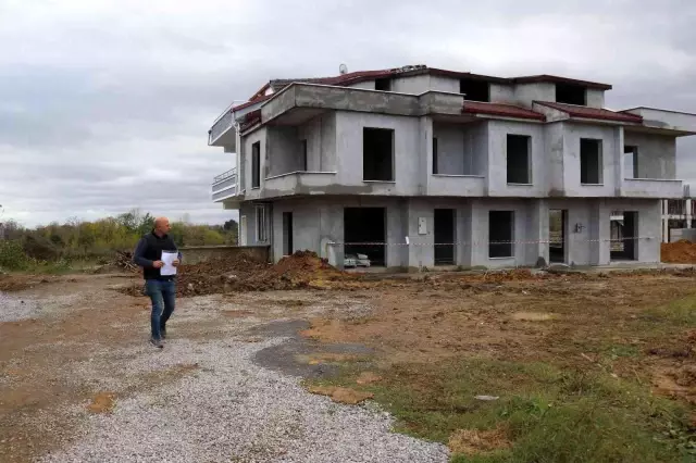 Yarım kalan evinin inşaatına devam etmek isterken şoku yaşadı