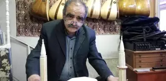 Hayatını ahşap oymacılığına adadı