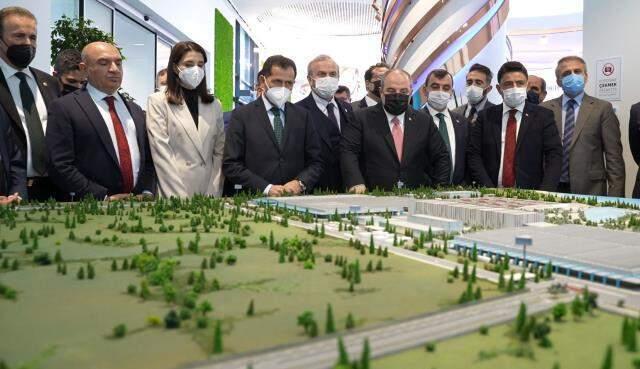 Yerli otomobilin yapılamayacağını söyleyen CHP'li Tahsin Tarhan, TOGG'un direksiyonuna geçti