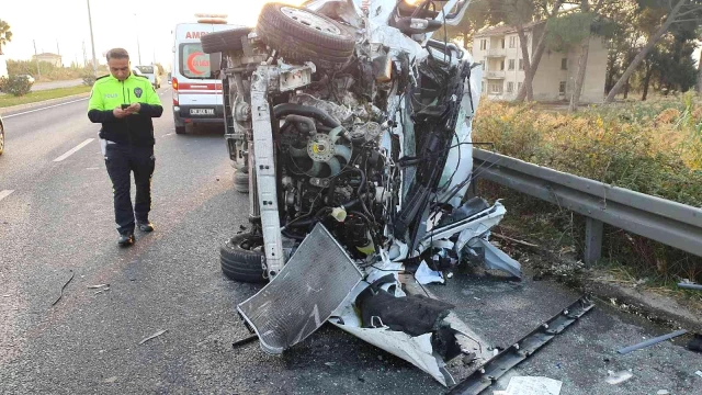 Aydın'da zincirleme trafik kazası! Yolcu otobüsü minibüse çarptı: 1'i ağır, 22 yaralı