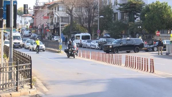 Cumhurbaşkanı Erdoğan'ın konvoyu, karşı yönden gelen ambulansı bekledi