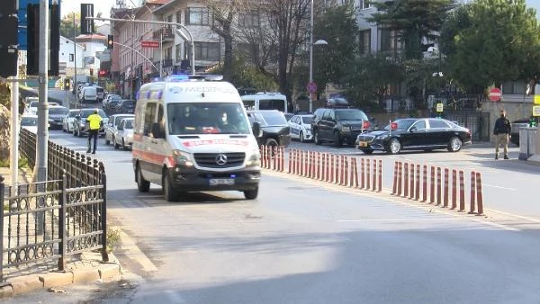 Cumhurbaşkanı Erdoğan'ın konvoyu, karşı yönden gelen ambulansı bekledi
