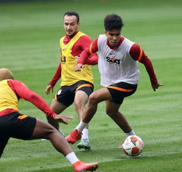 Galatasaray'ın hayal kırıklığı! Gustavo'nun mukavelesi feshediliyor