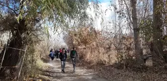 Üniversite öğrencileri Bozkır'da doğa yürüyüşü yaptı