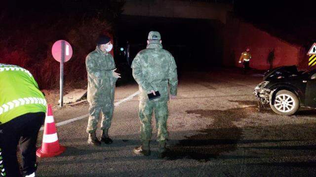 Tekirdağ'da otomobil ile askeri personel servisi çarpıştı: 14 asker yaralı Tekirdağ'da otomobil ile askeri personel servisi çarpıştı: 14 asker yaralı