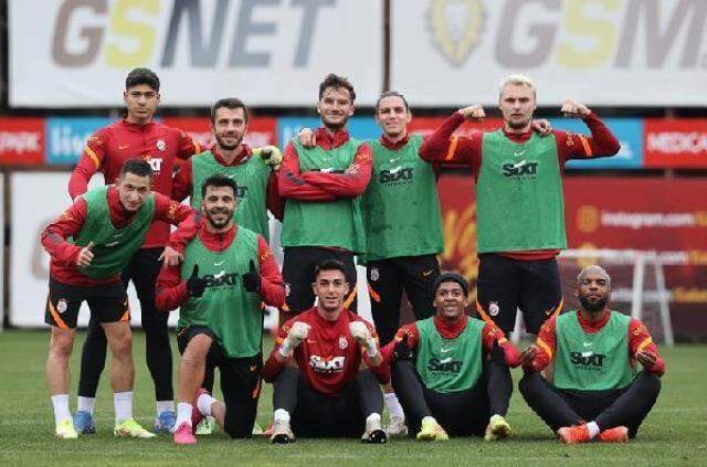 Galatasaray'da yüzler gülüyor! Morutan'ın Fenerbahçe maçında oynamasının önünde engel kalmadı Galatasaray'da yüzler gülüyor! Morutan'ın Fenerbahçe maçında oynamasının önünde engel kalmadı