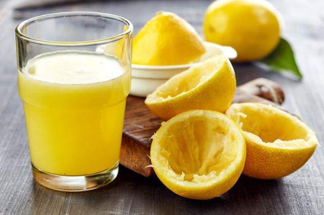 Limonun bu faydasını duyanlar evine kilo kilo aldı! Pis kanı temizliyor, toksinleri söküp atıyor Limonun bu faydasını duyanlar evine kilo kilo aldı! Pis kanı temizliyor, toksinleri söküp atıyor