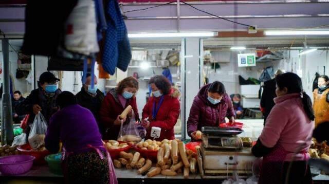 Dünya üzerindeki ilk korona hastası bulundu: Wuhan'daki canlı hayvan pazarında çalışan bir kadın