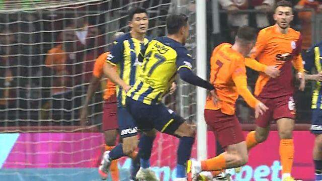 Derbide Fatih Terim'i kızdıran 3 pozisyon belli oldu Derbide Fatih Terim'i kızdıran 3 pozisyon belli oldu