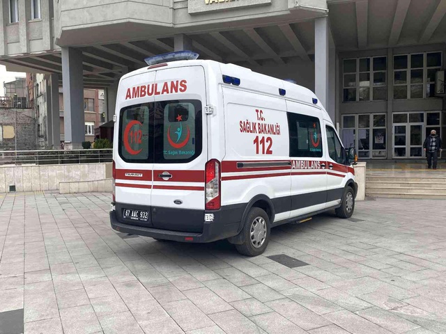 Ölen gazinin oğlu bileklerini kesip işe girmek istediğini söyledi