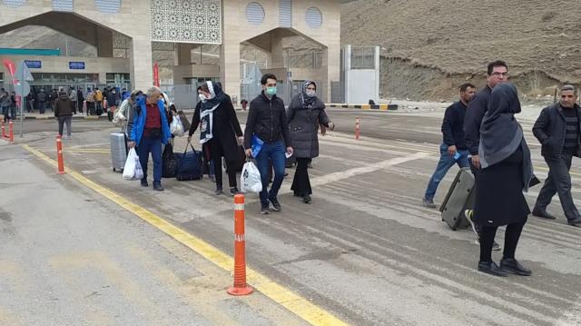 Akın akın geliyorlar! Kapıköy Sınır Kapısı'nda 'Muhteşem Cuma' yoğunluğu