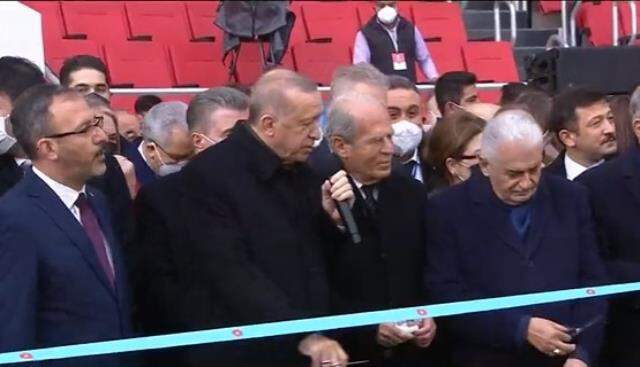 Cumhurbaşkanı Erdoğan: Alsancak'taki yeni stadın adını Mustafa Denizli Stadı olarak belirledik