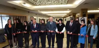 Kadın şiddetine yönelik farkındalık sergisi Atatürk Üniversitesi'nde açıldı