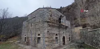 Ecdat yadigarına eksik restorasyon düzeltiliyor