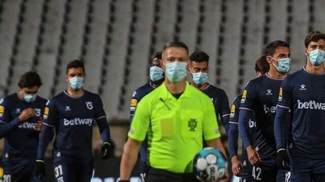 Futbol adına utanç gecesi! Benfica gibi dev bir kulübün ayıbı rakip Başkan'ı hüngür hüngür ağlattı