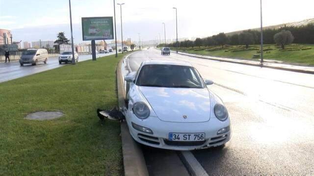 İstanbul'da aşırı hız felaket getirdi! 100 metre sürüklenen milyonluk aracın tekeri koptu