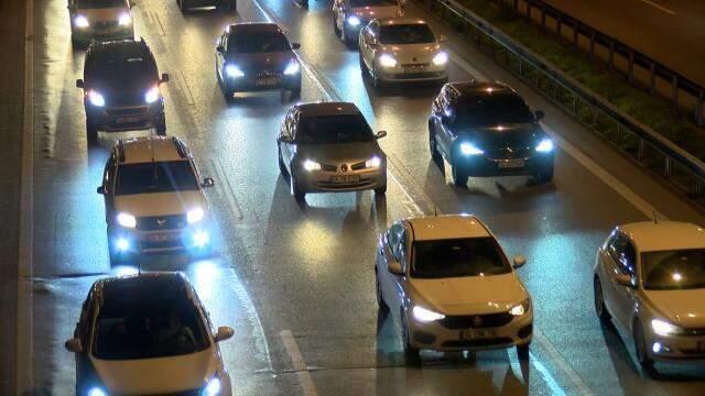 İstanbul'da evden henüz çıkmayanlar dikkat! İşte trafiğin kilit olduğu noktalar