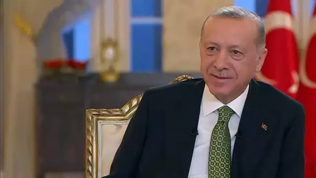 27 yıl önceki görüntüleri izletilen Cumhurbaşkanı Erdoğan duygu dolu anlar yaşadı: Bayağı yaşlanmışız