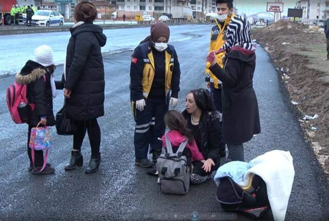 Kaza yerinden geçerken, ölen kişinin annesi olduğunu öğrendi