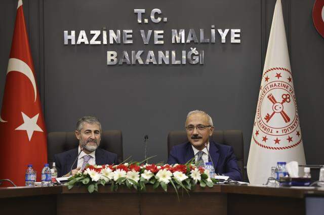 Son dakika: Hazine ve Maliye Bakanı Nureddin Nebati görevi devraldı: Önceliğimiz yüksek faiz değil, yatırım ve istihdam olacak Son dakika: Hazine ve Maliye Bakanı Nureddin Nebati görevi devraldı: Önceliğimiz yüksek faiz değil, yatırım ve istihdam olacak