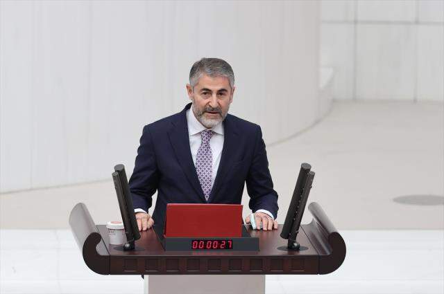 Son Dakika: Hazine ve Maliye Bakanlığı görevine getirilen Nureddin Nebati, TBMM'de yemin etti Son Dakika: Hazine ve Maliye Bakanlığı görevine getirilen Nureddin Nebati, TBMM'de yemin etti