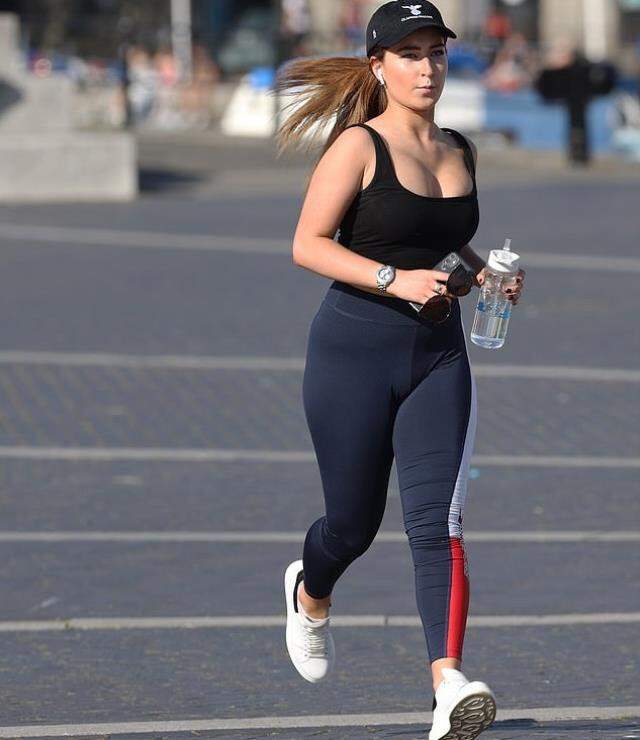 Ünlü şov yıldızı Lottie Lion, metroda uğradığı saldırıyı anlattı: Göğüslerimi açıp fotoğraf çektiler Ünlü şov yıldızı Lottie Lion, metroda uğradığı saldırıyı anlattı: Göğüslerimi açıp fotoğraf çektiler