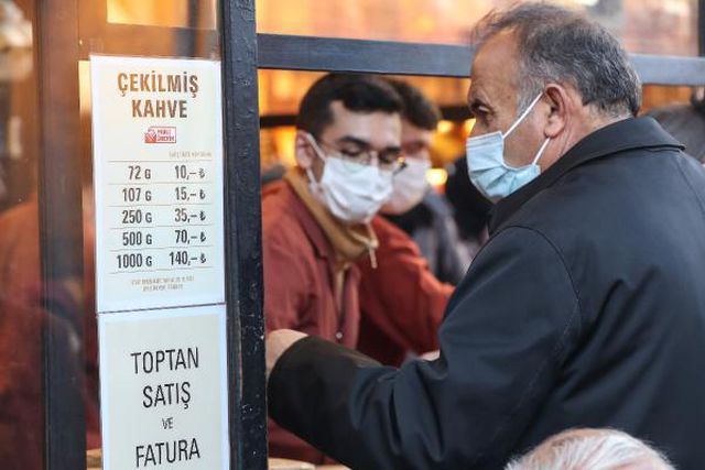Sene başında 30 liraya satılan kahvenin kilosu şimdi 140 lira Sene başında 30 liraya satılan kahvenin kilosu şimdi 140 lira