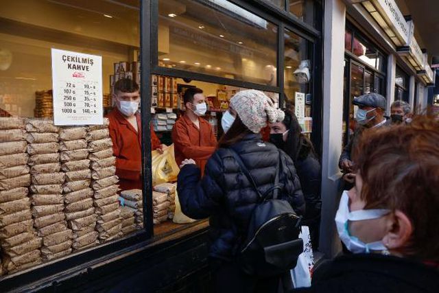 Sene başında 30 liraya satılan kahvenin kilosu şimdi 140 lira Sene başında 30 liraya satılan kahvenin kilosu şimdi 140 lira